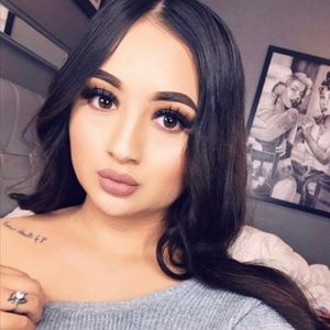 Meet your Posher, Daniela